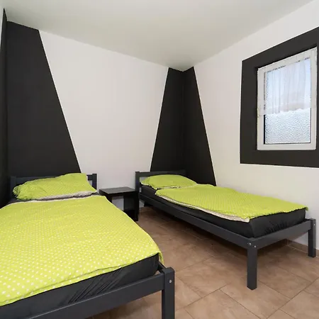 2 Bedroom Cozy In 벤코바츠