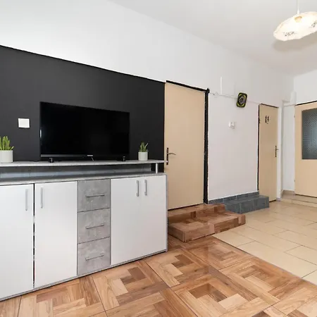 2 Bedroom Cozy In * 벤코바츠