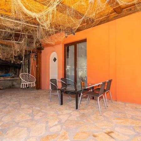2 Bedroom Cozy In