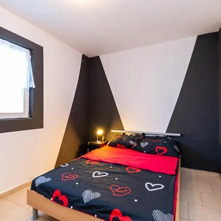 2 Bedroom Gorgeous In Apartment Benkovac