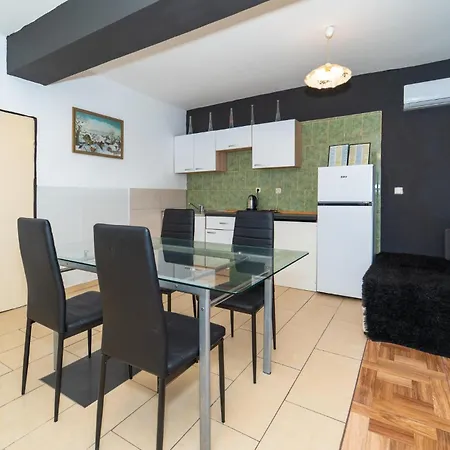 2 Bedroom Gorgeous In Benkovac